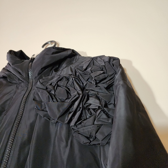 LOLA SANDRO FERRONE Spring Coat Black Jacket with black flowers & pockets - Picture 6 of 9